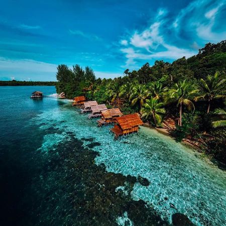 Meos Ambower Homestay Raja Ampat Fam Kültér fotó