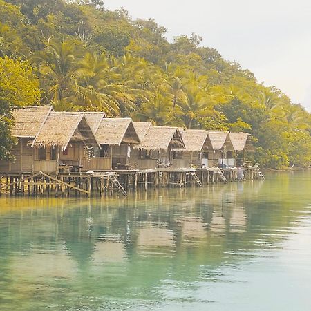 Meos Ambower Homestay Raja Ampat Fam Kültér fotó