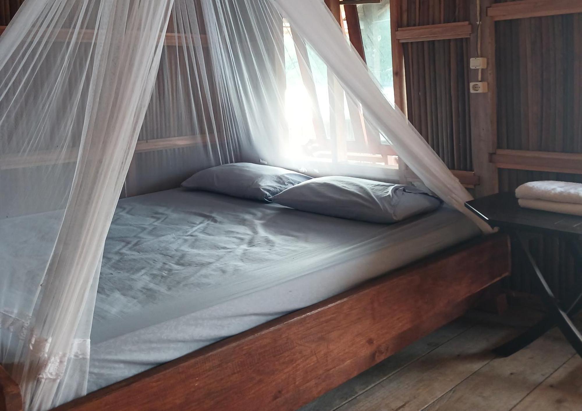Meos Ambower Homestay Raja Ampat Fam Kültér fotó