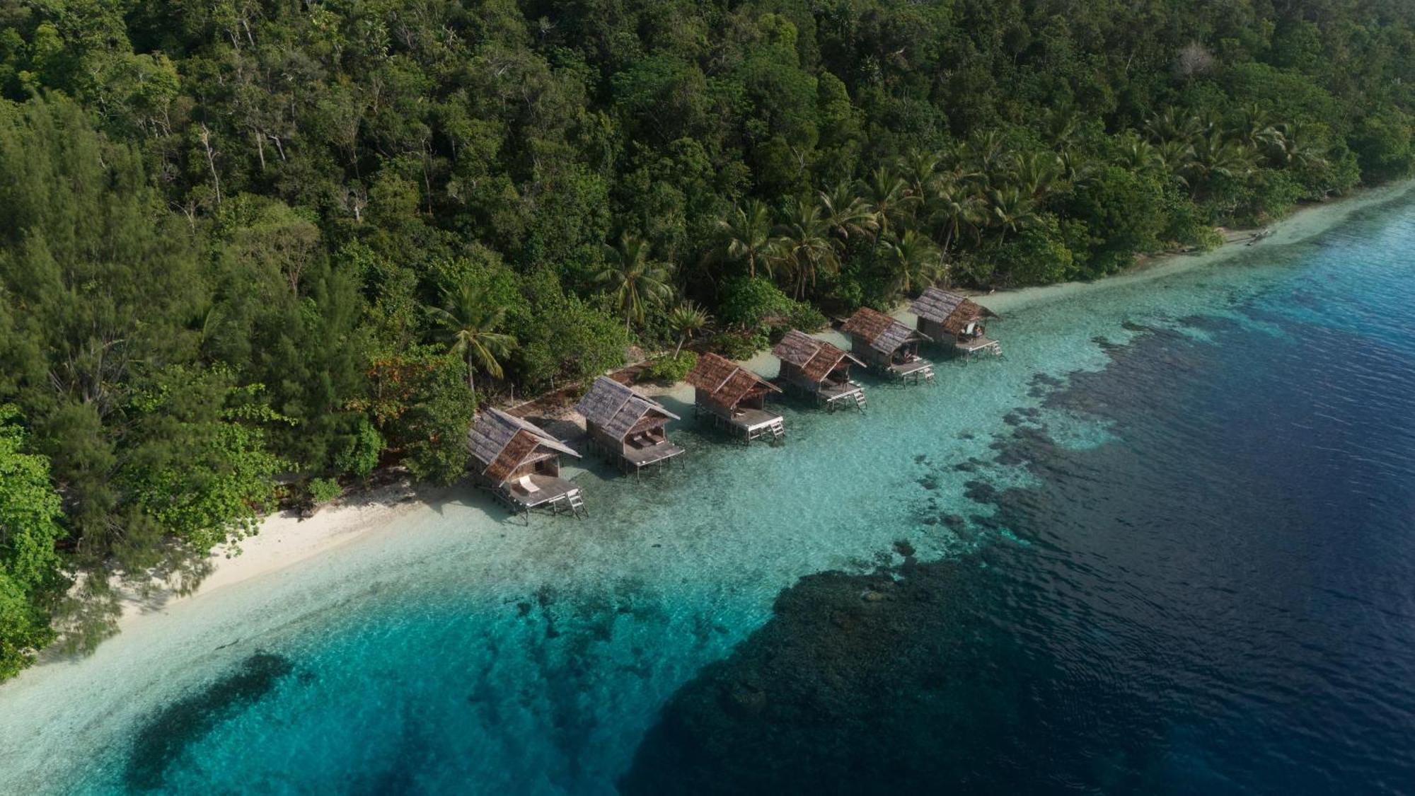 Meos Ambower Homestay Raja Ampat Fam Kültér fotó