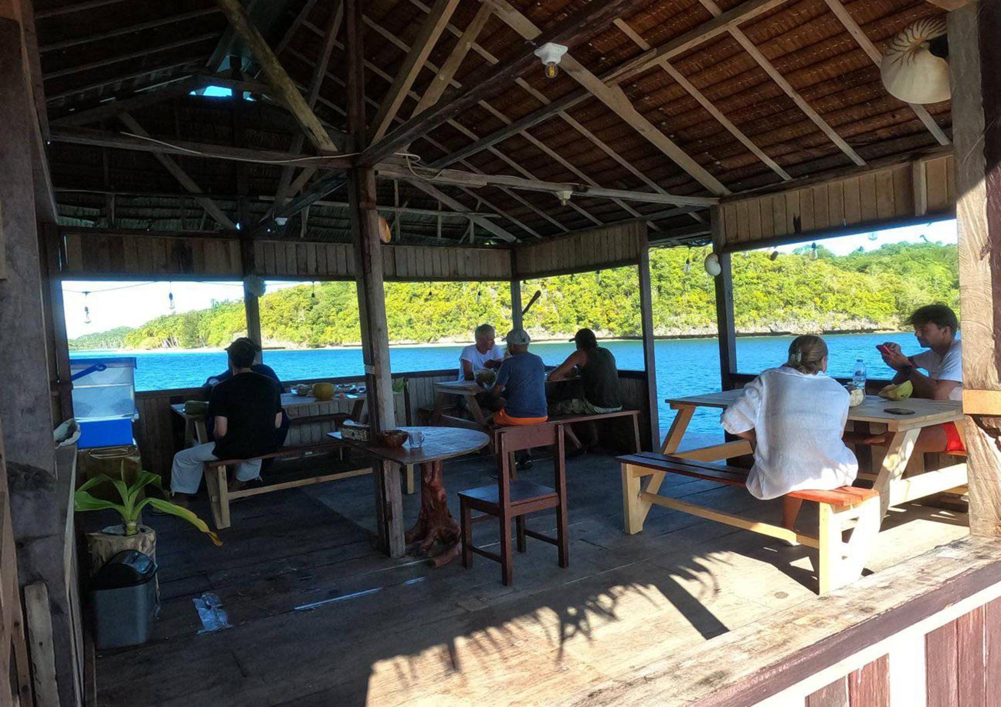 Meos Ambower Homestay Raja Ampat Fam Kültér fotó
