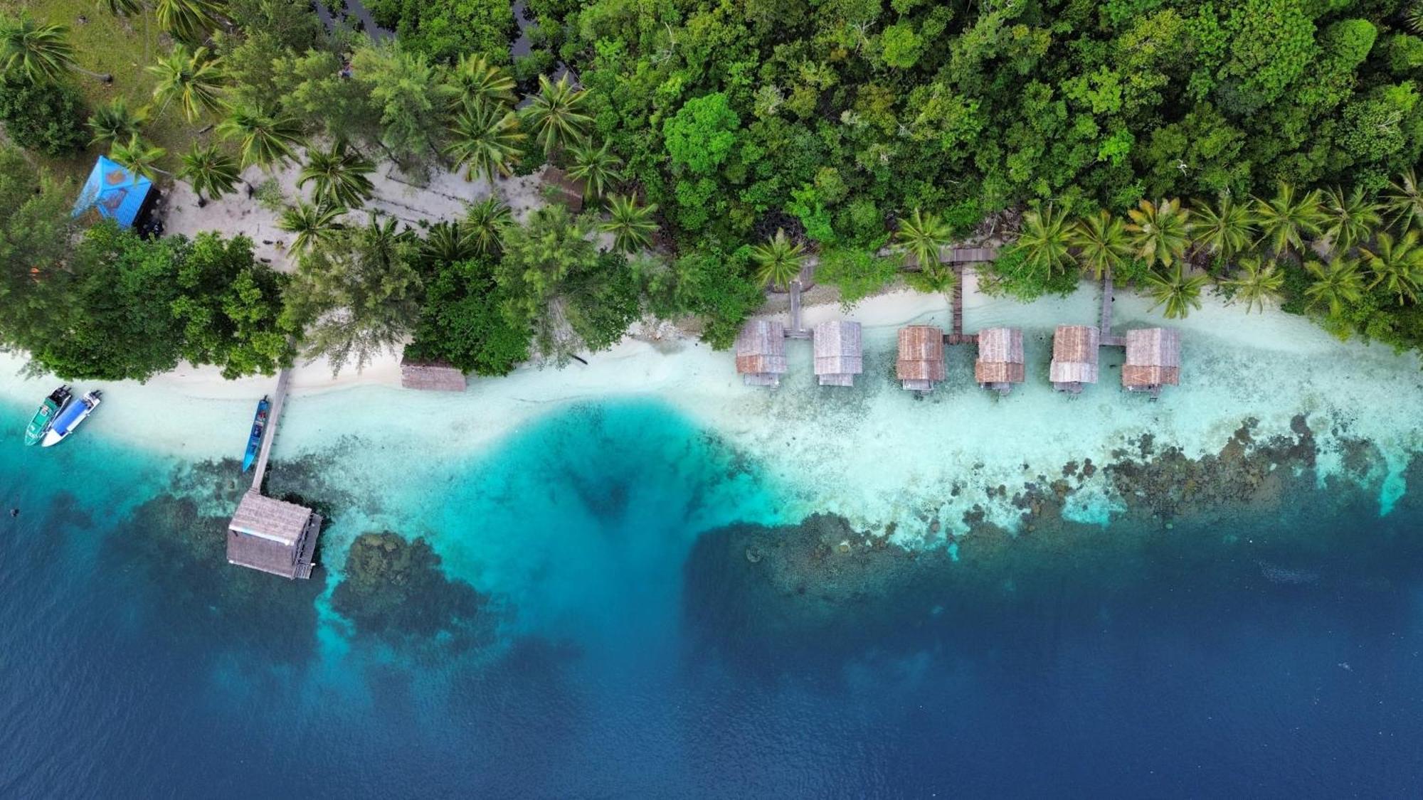 Meos Ambower Homestay Raja Ampat Fam Kültér fotó