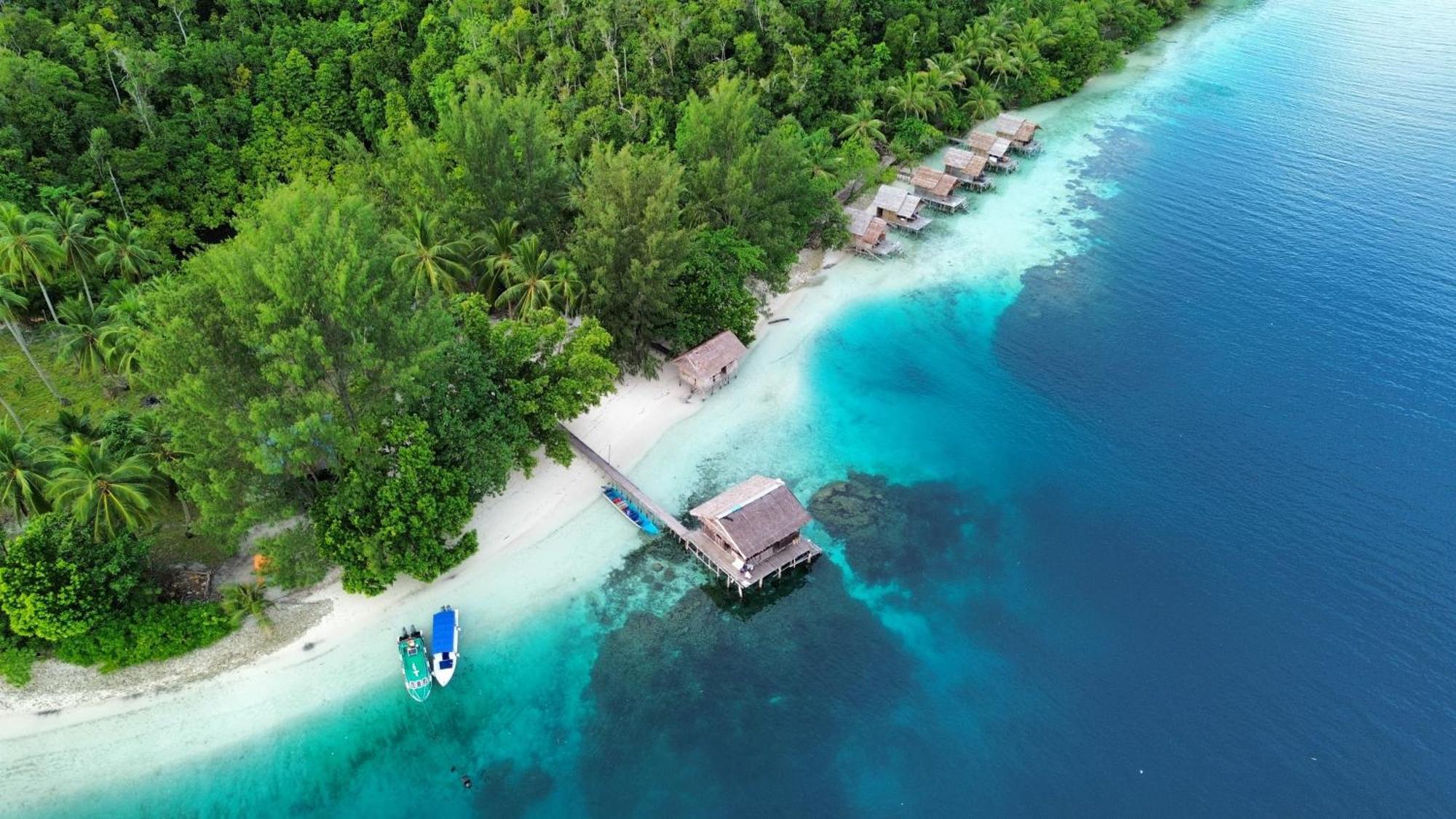 Meos Ambower Homestay Raja Ampat Fam Kültér fotó