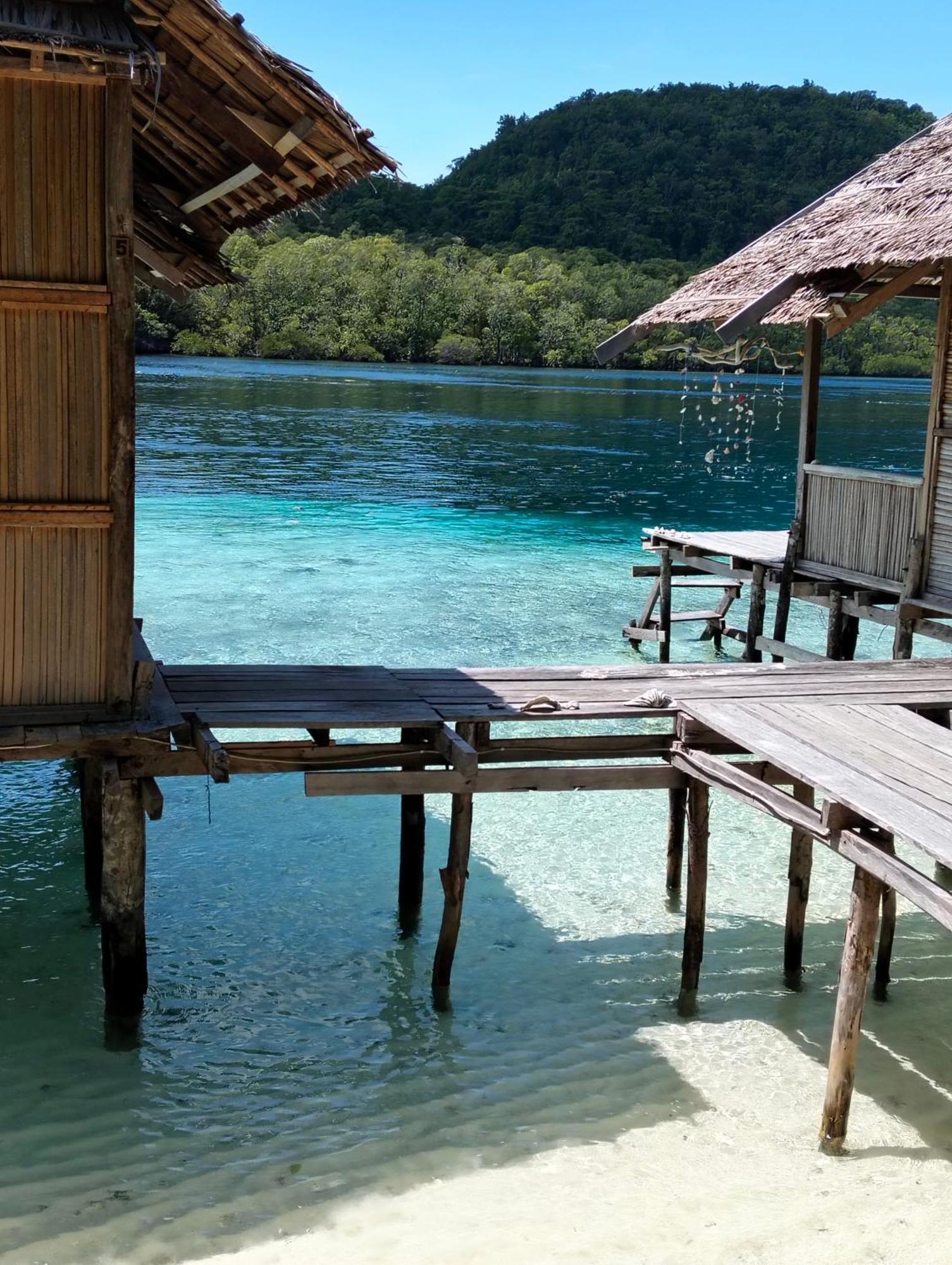 Meos Ambower Homestay Raja Ampat Fam Kültér fotó