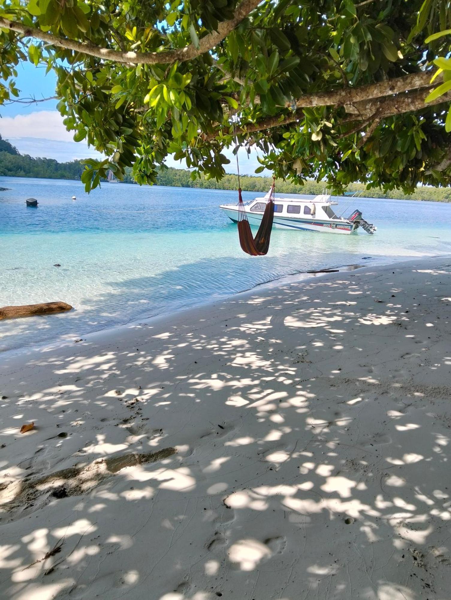 Meos Ambower Homestay Raja Ampat Fam Kültér fotó